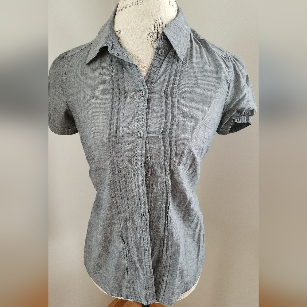 ESPRIT Women's Gray Shirt With Short Sleeves In Size 6